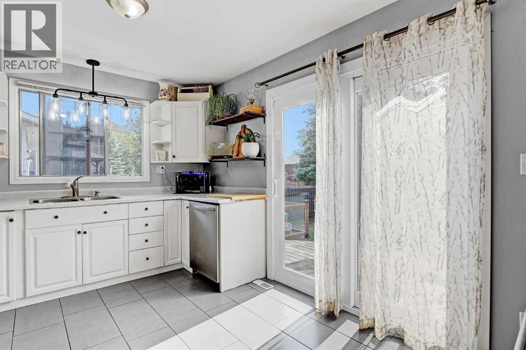 Photo 9 of 9717 73 Avenue, Grande Prairie AB