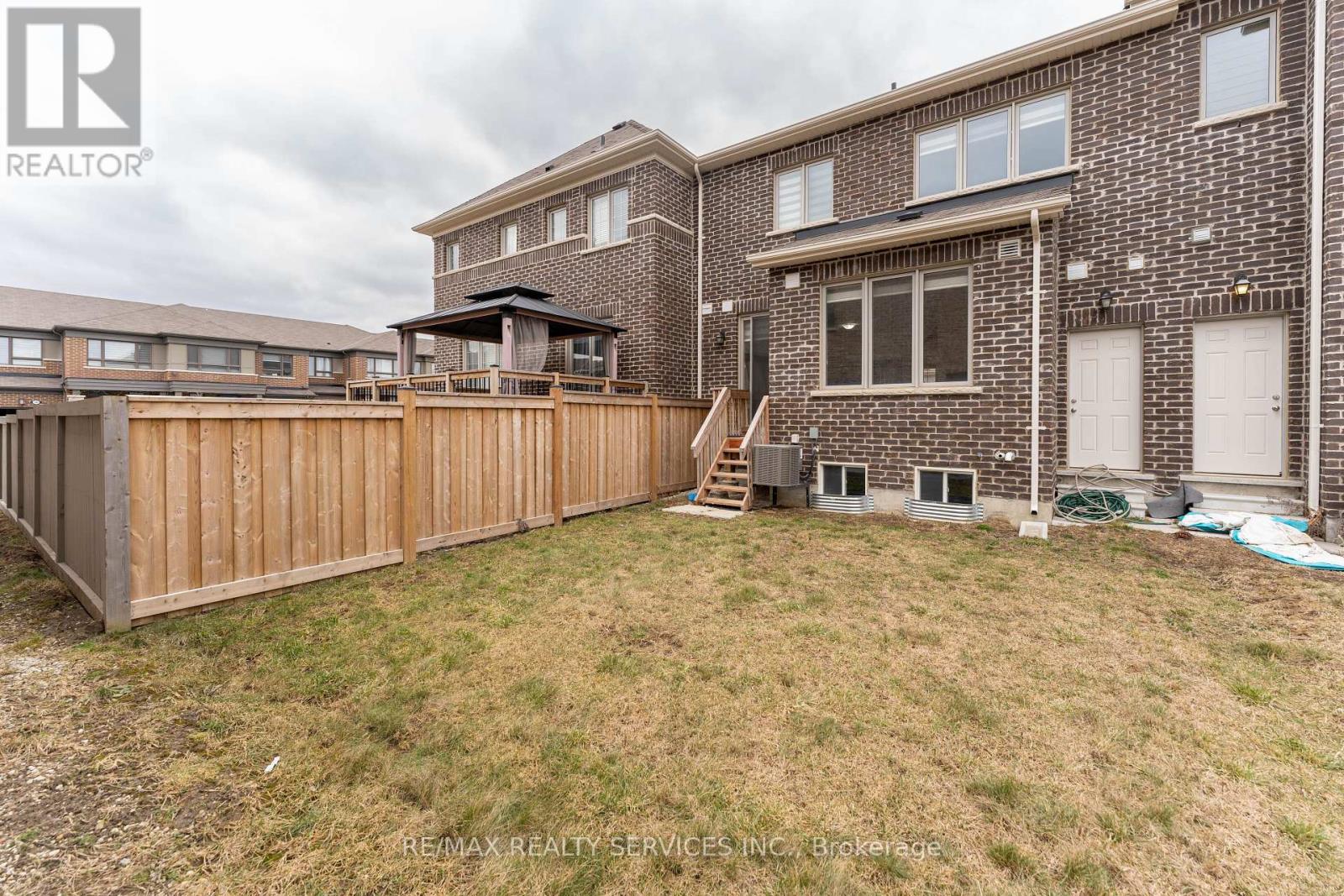 Photo 41 of 29 Circus Crescent N, Brampton ON