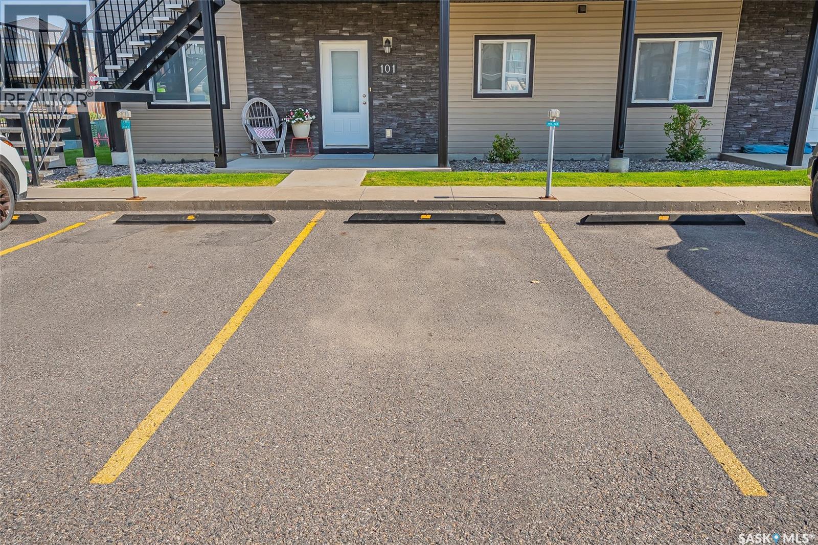 Photo 17 of 103 103 Klassen Crescent, Saskatoon SK