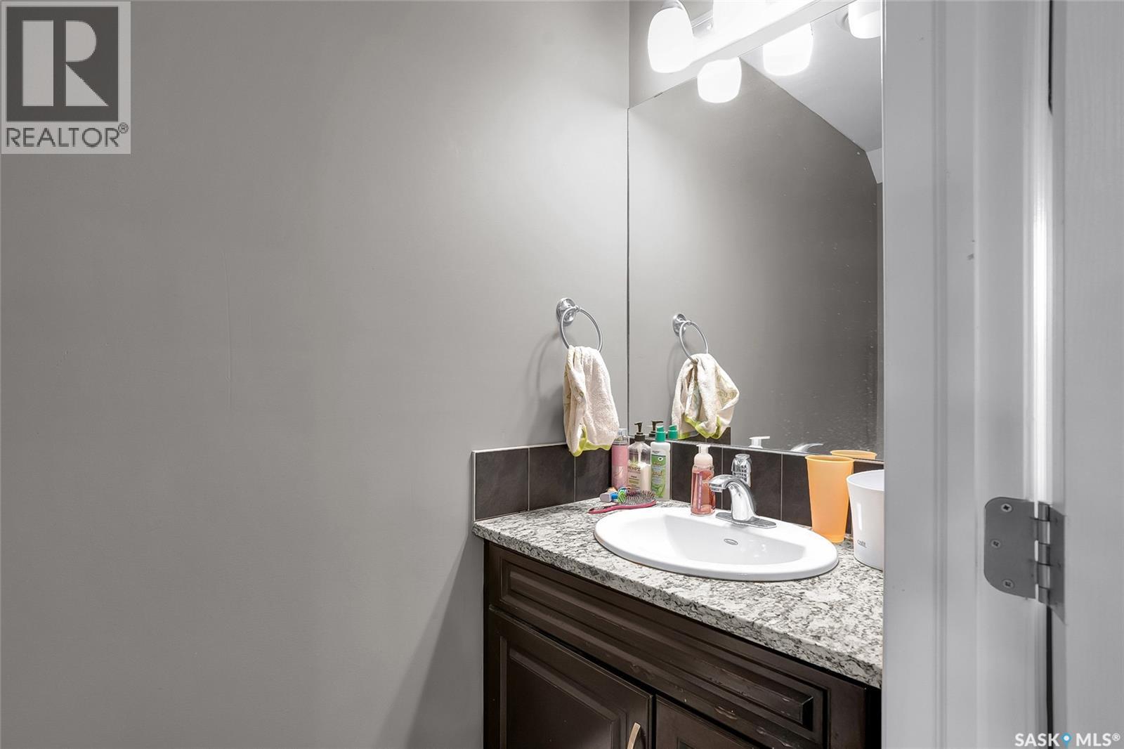 Photo 8 of 103 103 Klassen Crescent, Saskatoon SK