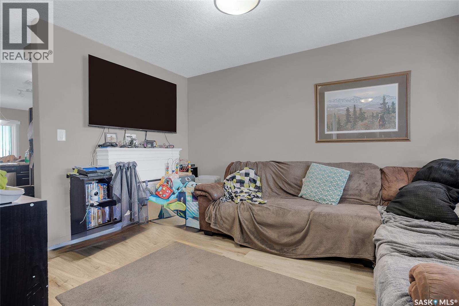 Photo 3 of 103 103 Klassen Crescent, Saskatoon SK