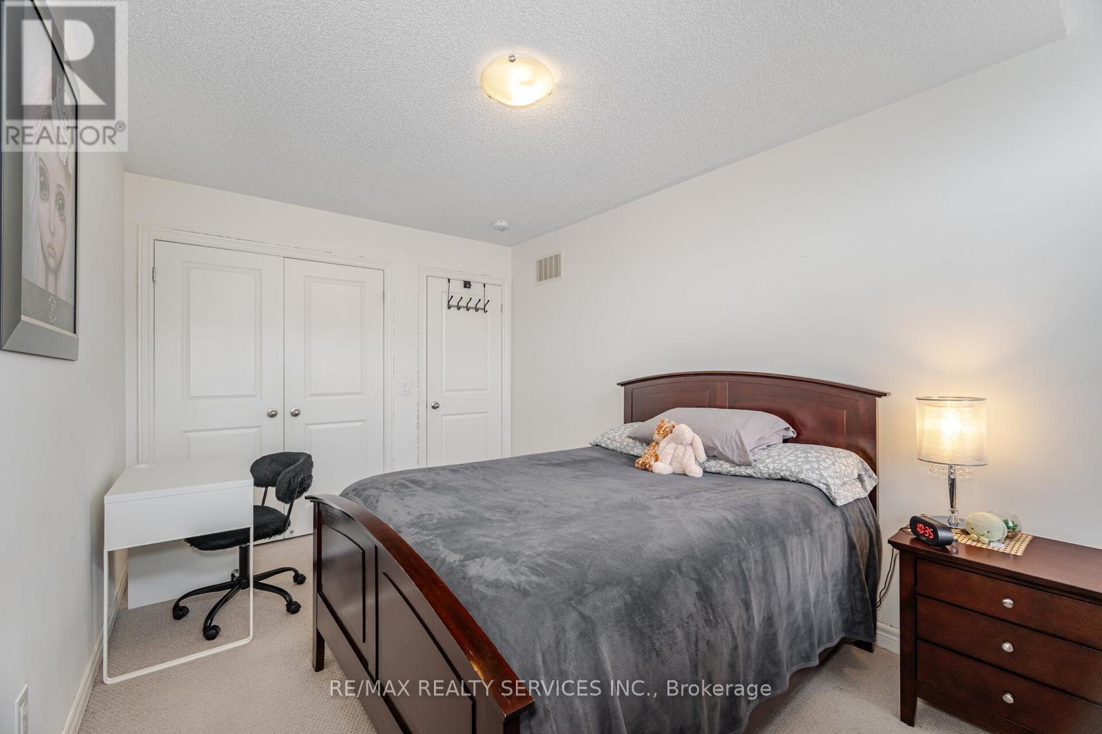 Photo 25 of 34 Pennycross Crescent, Brampton ON