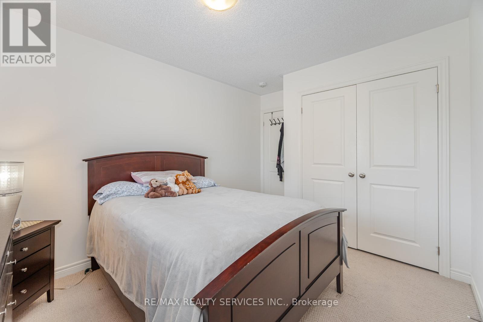 Photo 28 of 34 Pennycross Crescent, Brampton ON