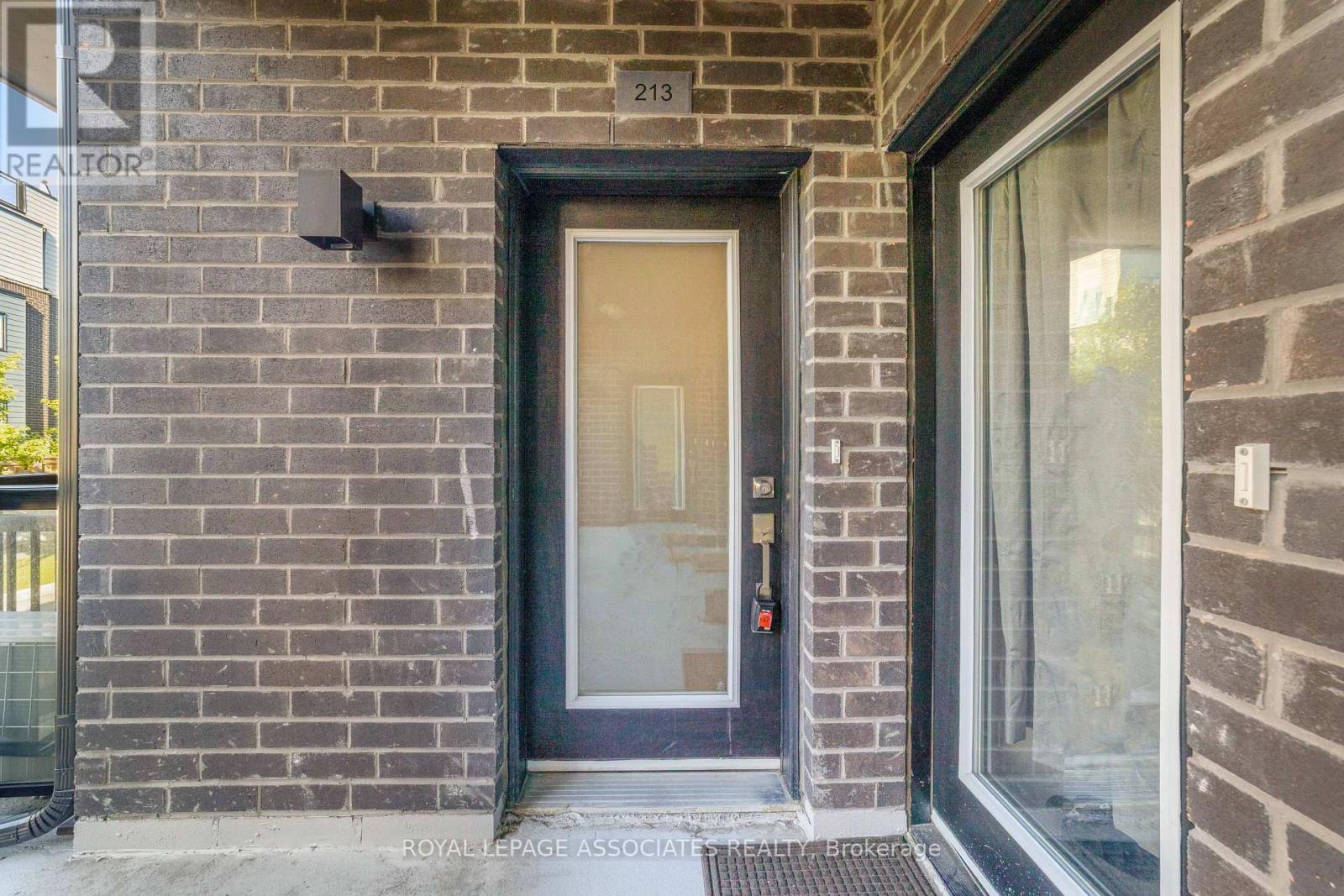 Photo 14 of 213 1165 Journeyman Lane, Mississauga ON