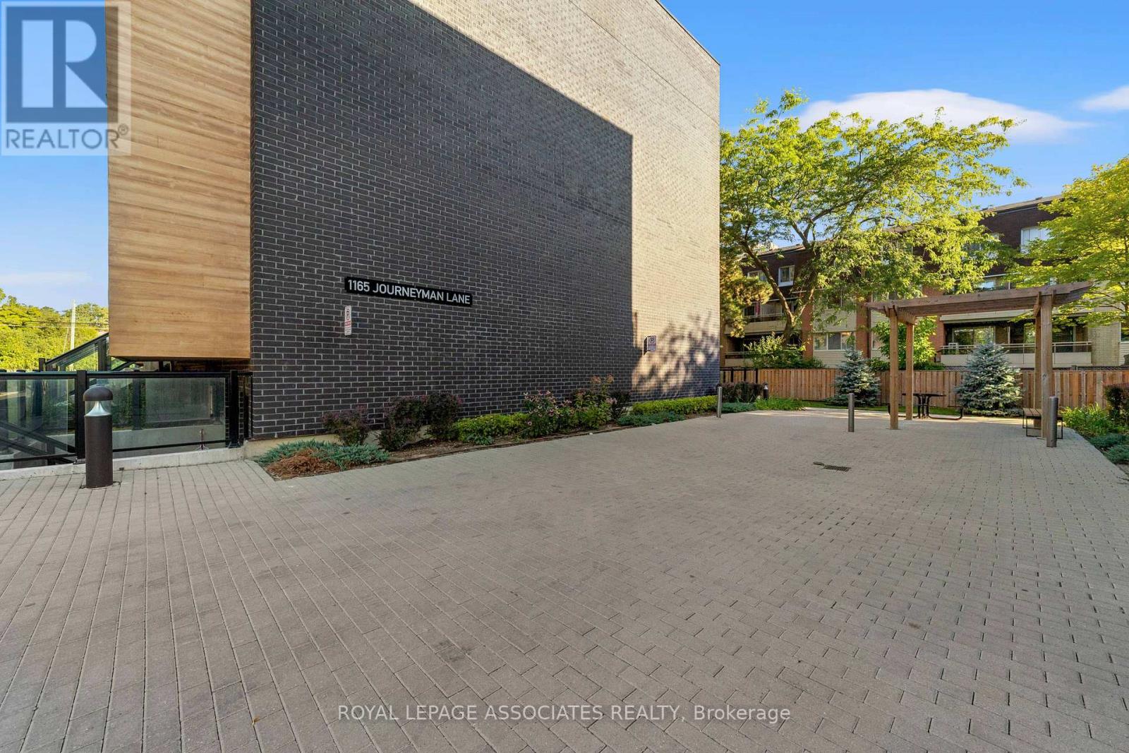 Photo 17 of 213 1165 Journeyman Lane, Mississauga ON