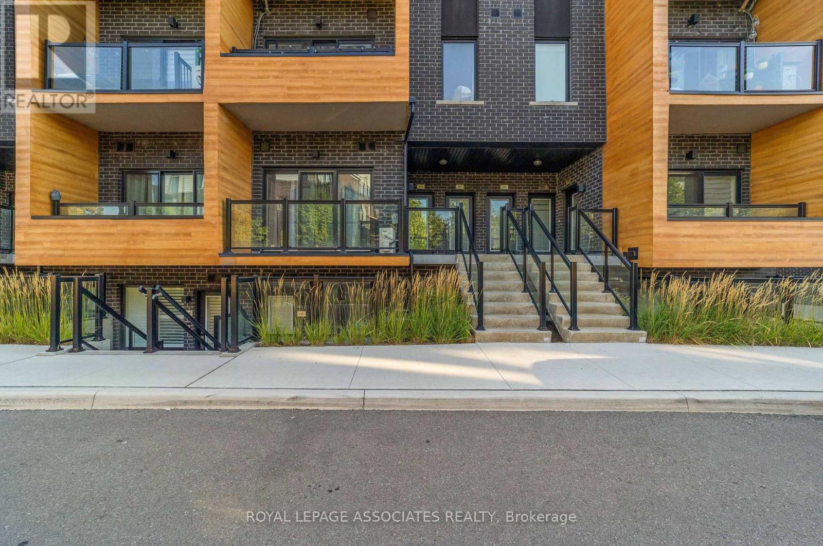 Photo 2 of 213 1165 Journeyman Lane, Mississauga ON