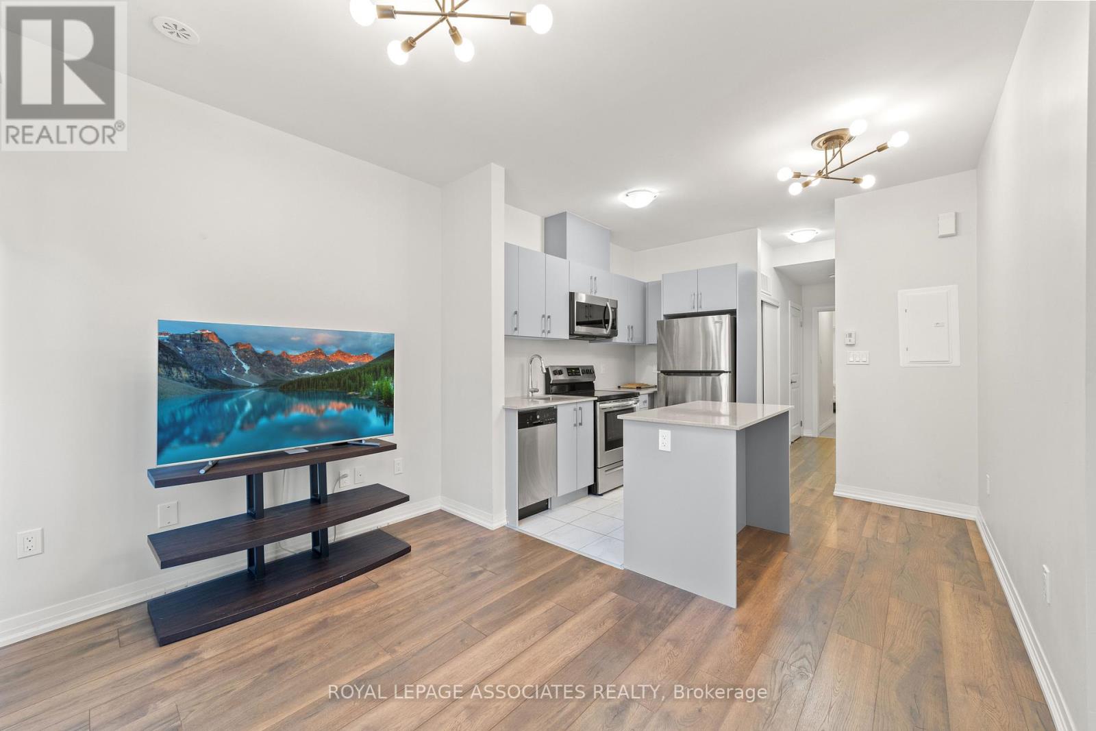 Photo 3 of 213 1165 Journeyman Lane, Mississauga ON
