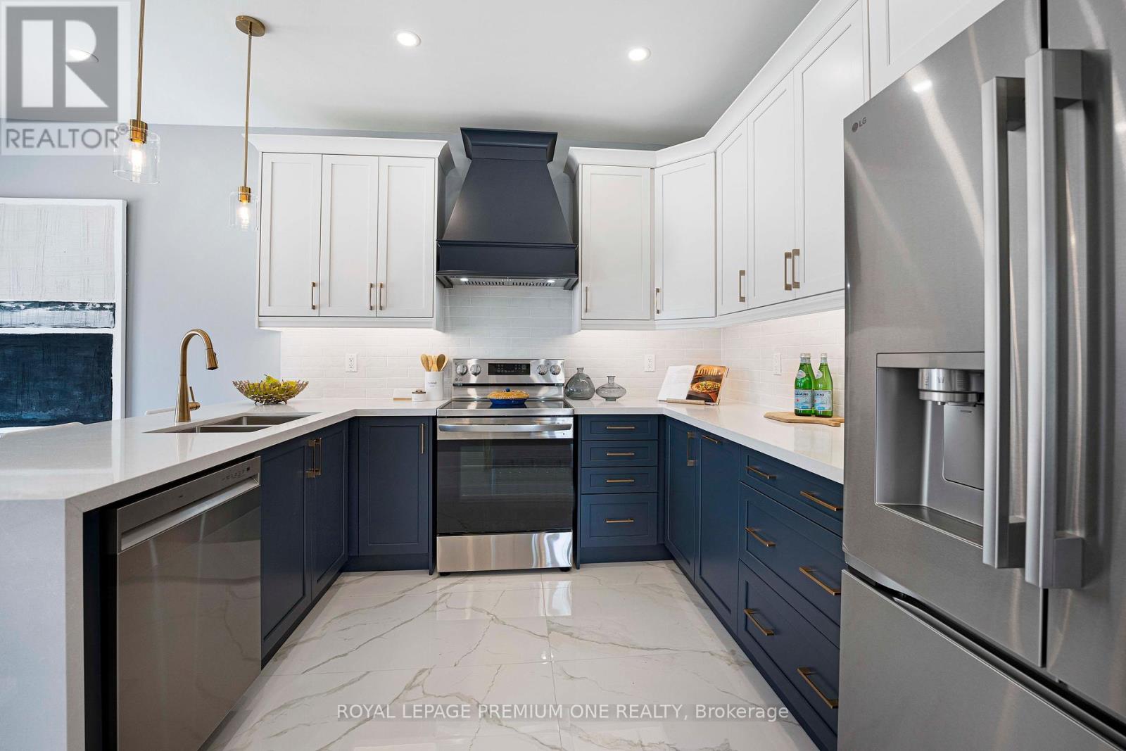 Photo 10 of 12 Jack Kenny Court, Caledon ON