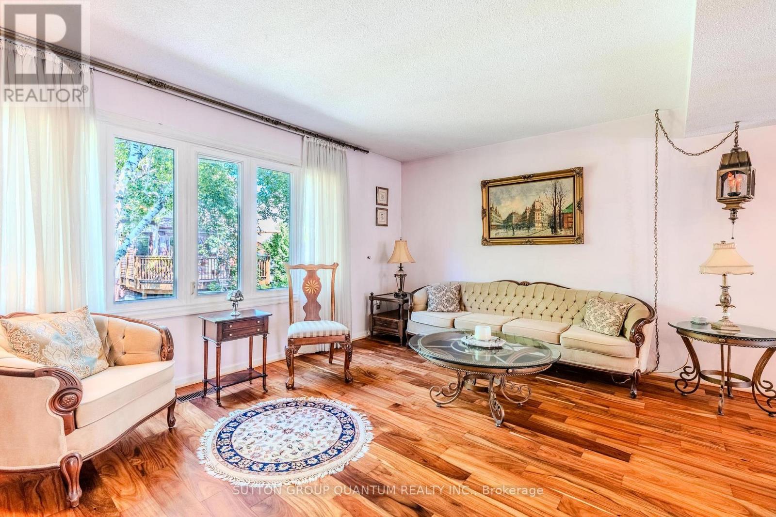 Photo 12 of 15 1020 Walden Circle, Mississauga ON
