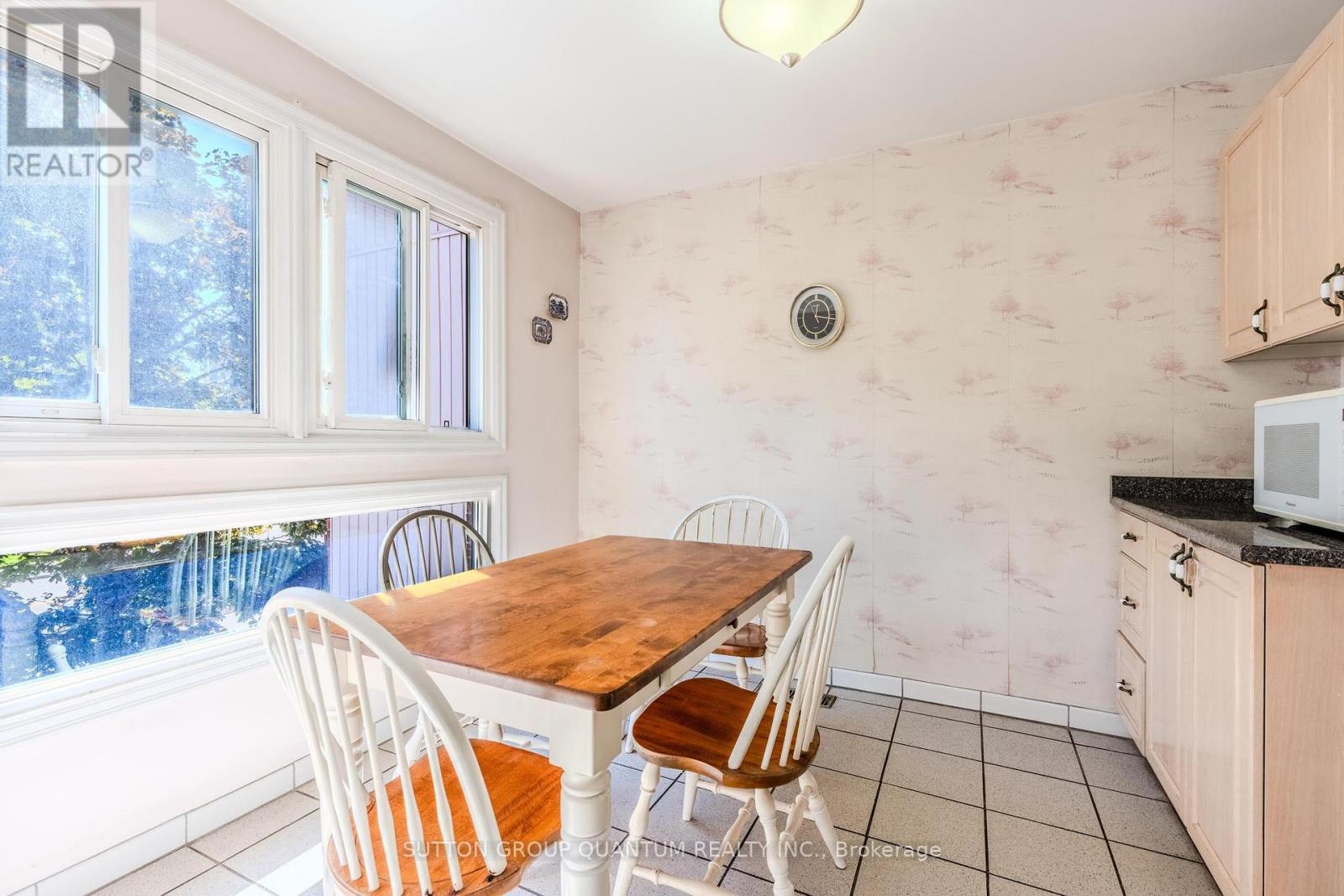 Photo 16 of 15 1020 Walden Circle, Mississauga ON