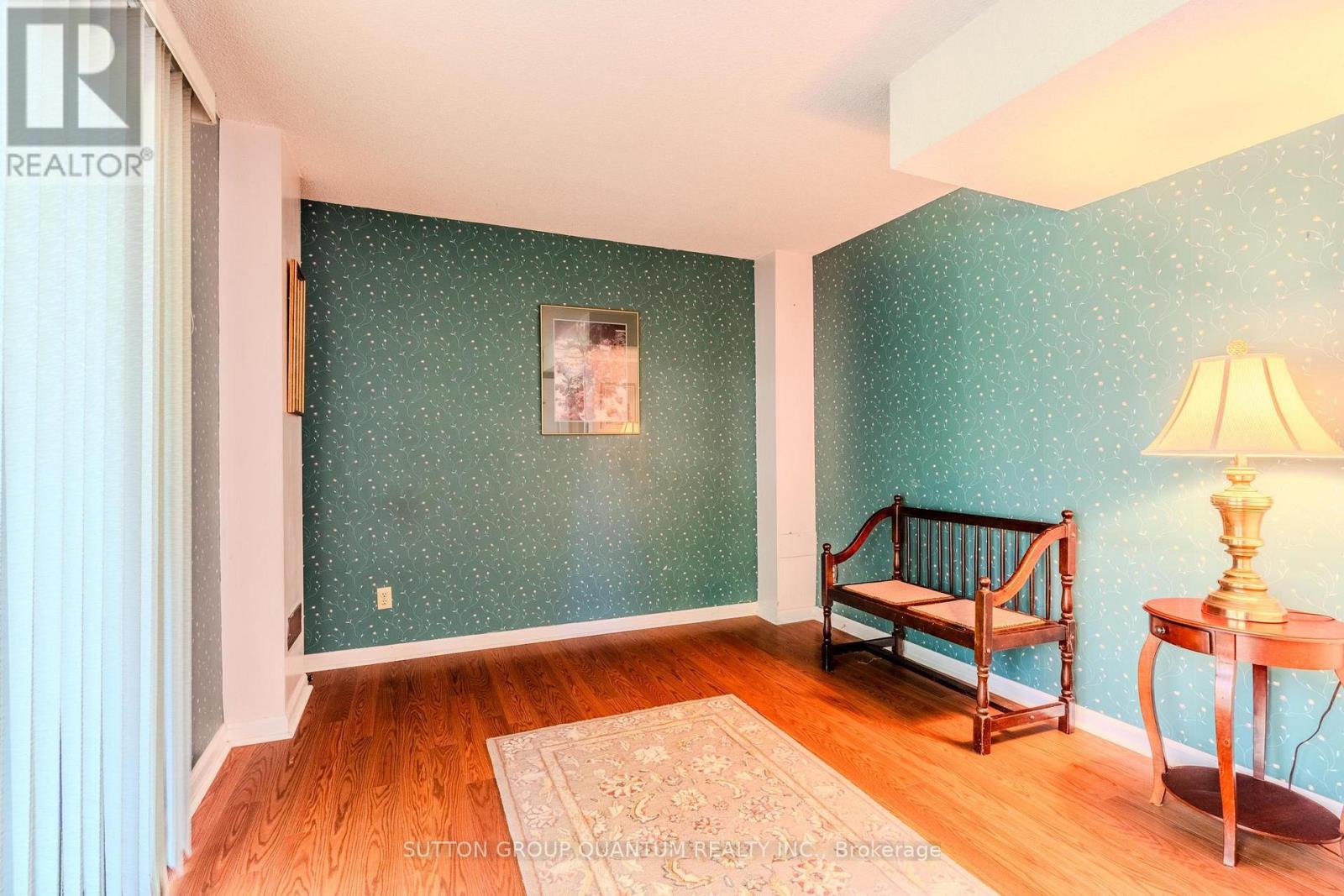 Photo 8 of 15 1020 Walden Circle, Mississauga ON