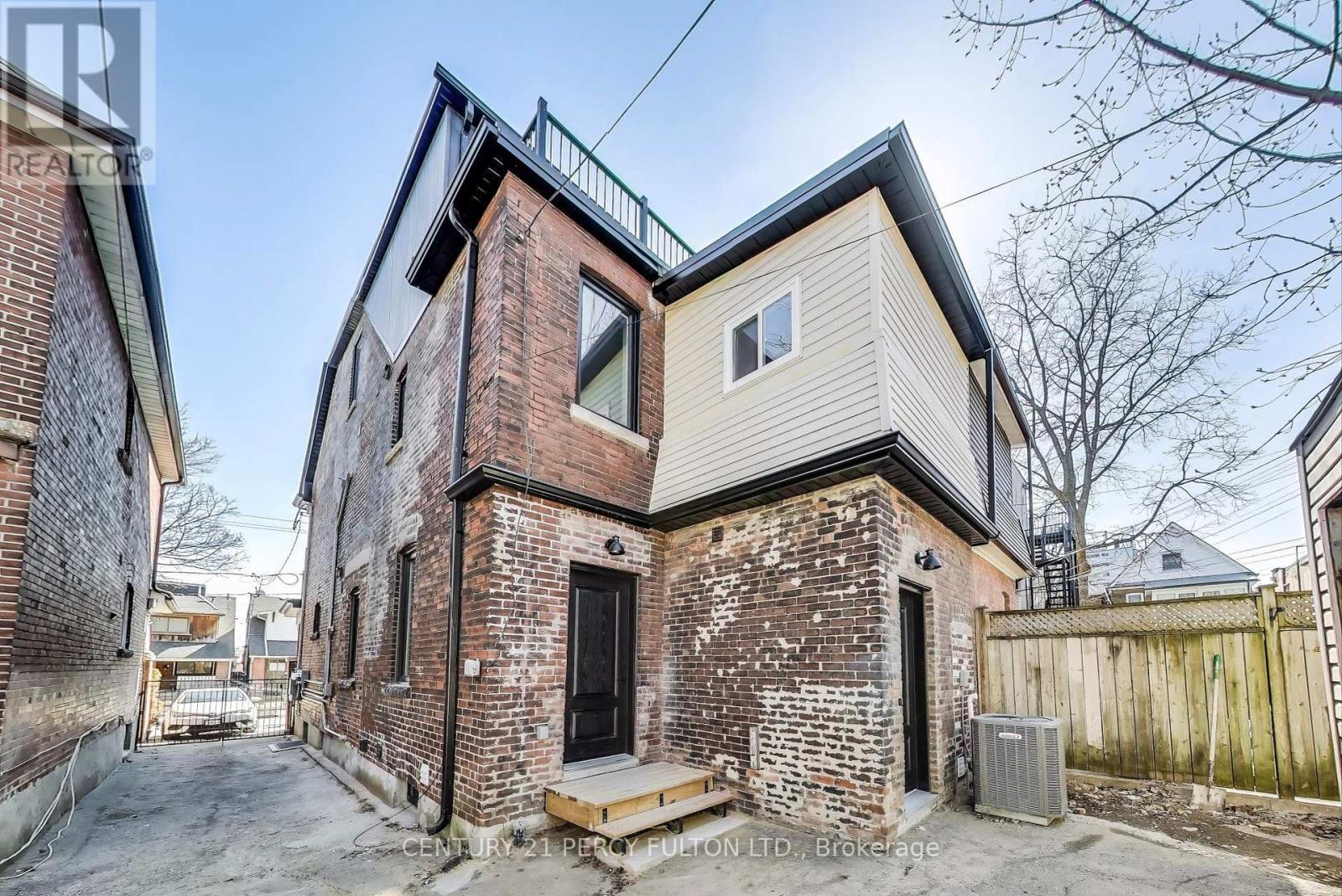 Photo 11 of 3 18 Springhurst Avenue, Toronto ON