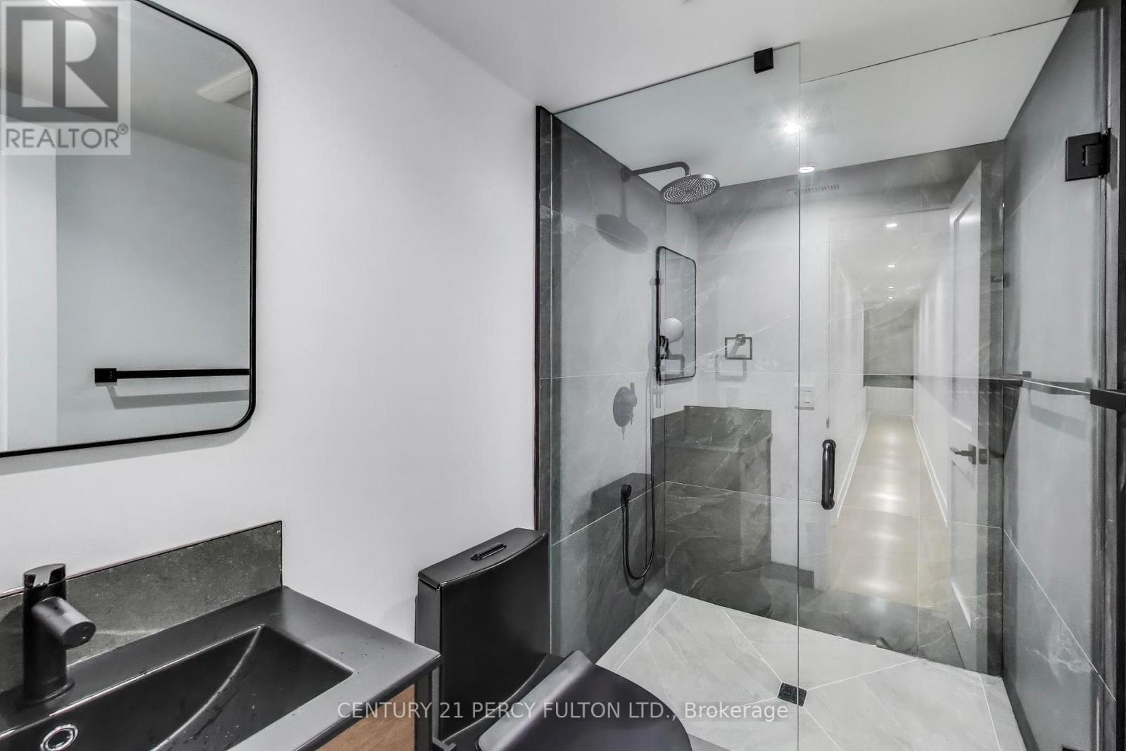 Photo 9 of 3 18 Springhurst Avenue, Toronto ON