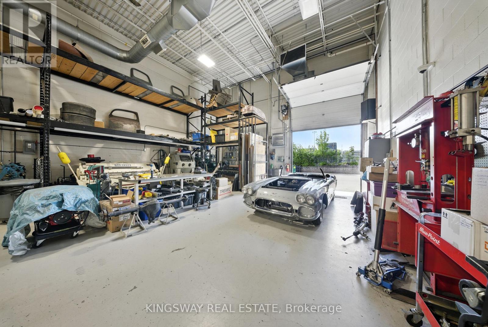 Photo 13 of 3 2359 Royal Windsor Drive, Mississauga ON