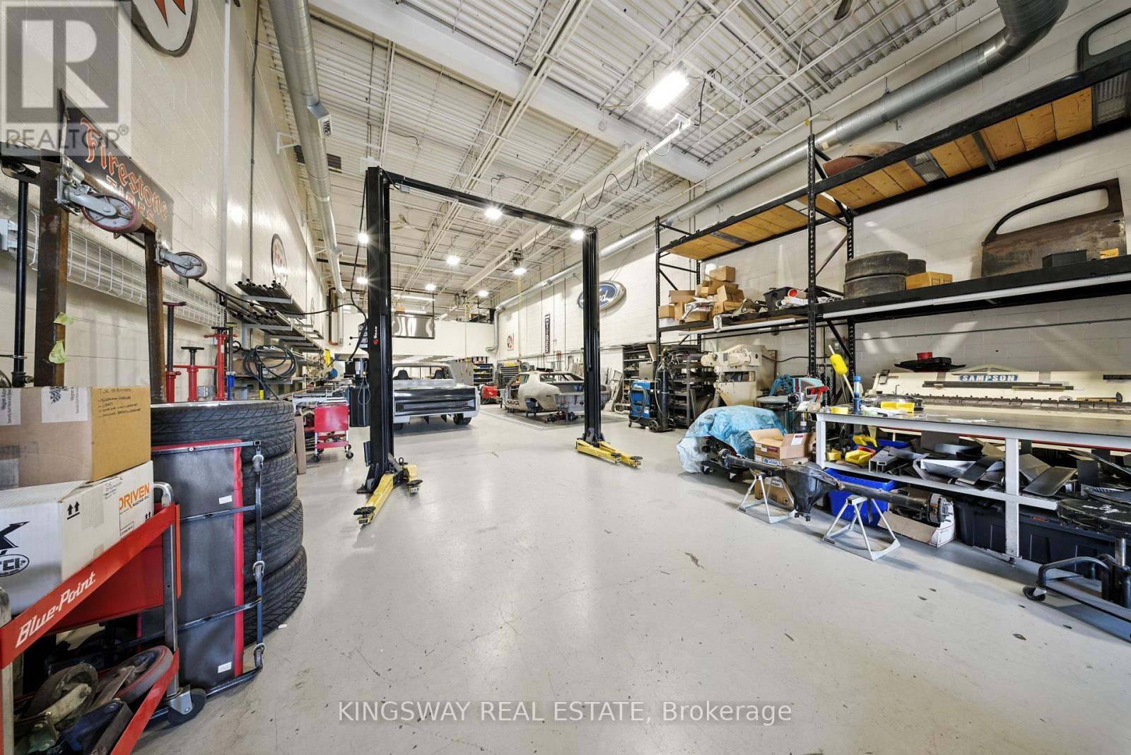 Photo 14 of 3 2359 Royal Windsor Drive, Mississauga ON