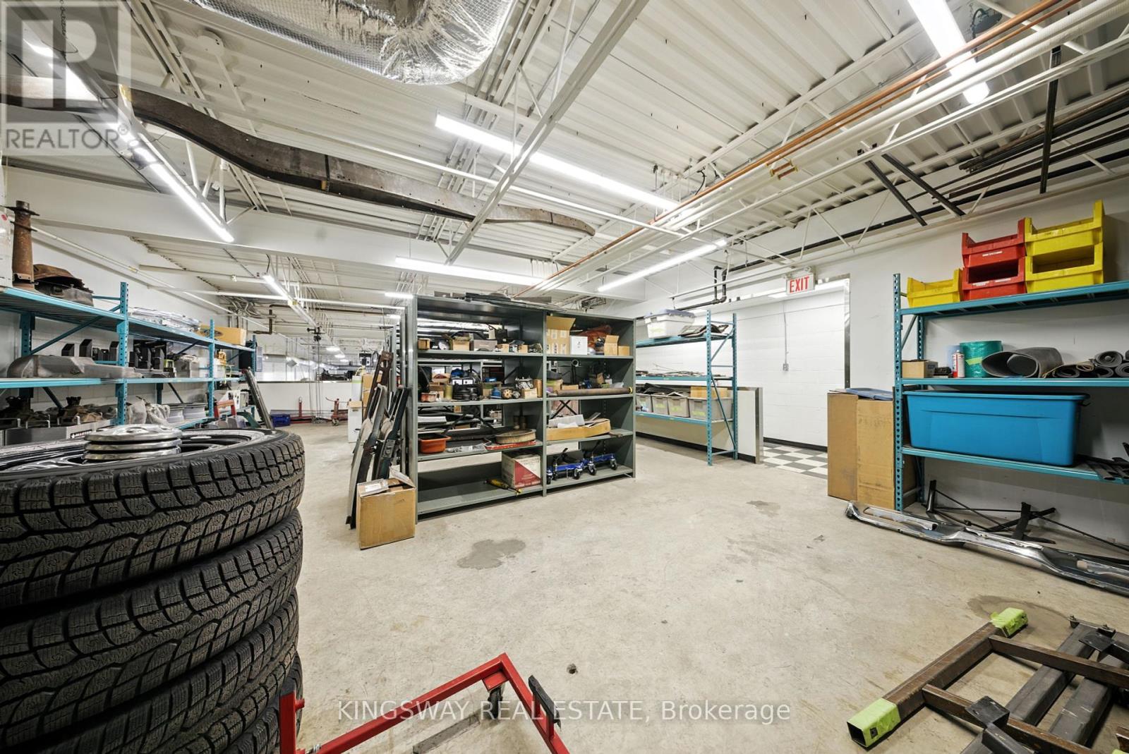 Photo 17 of 3 2359 Royal Windsor Drive, Mississauga ON
