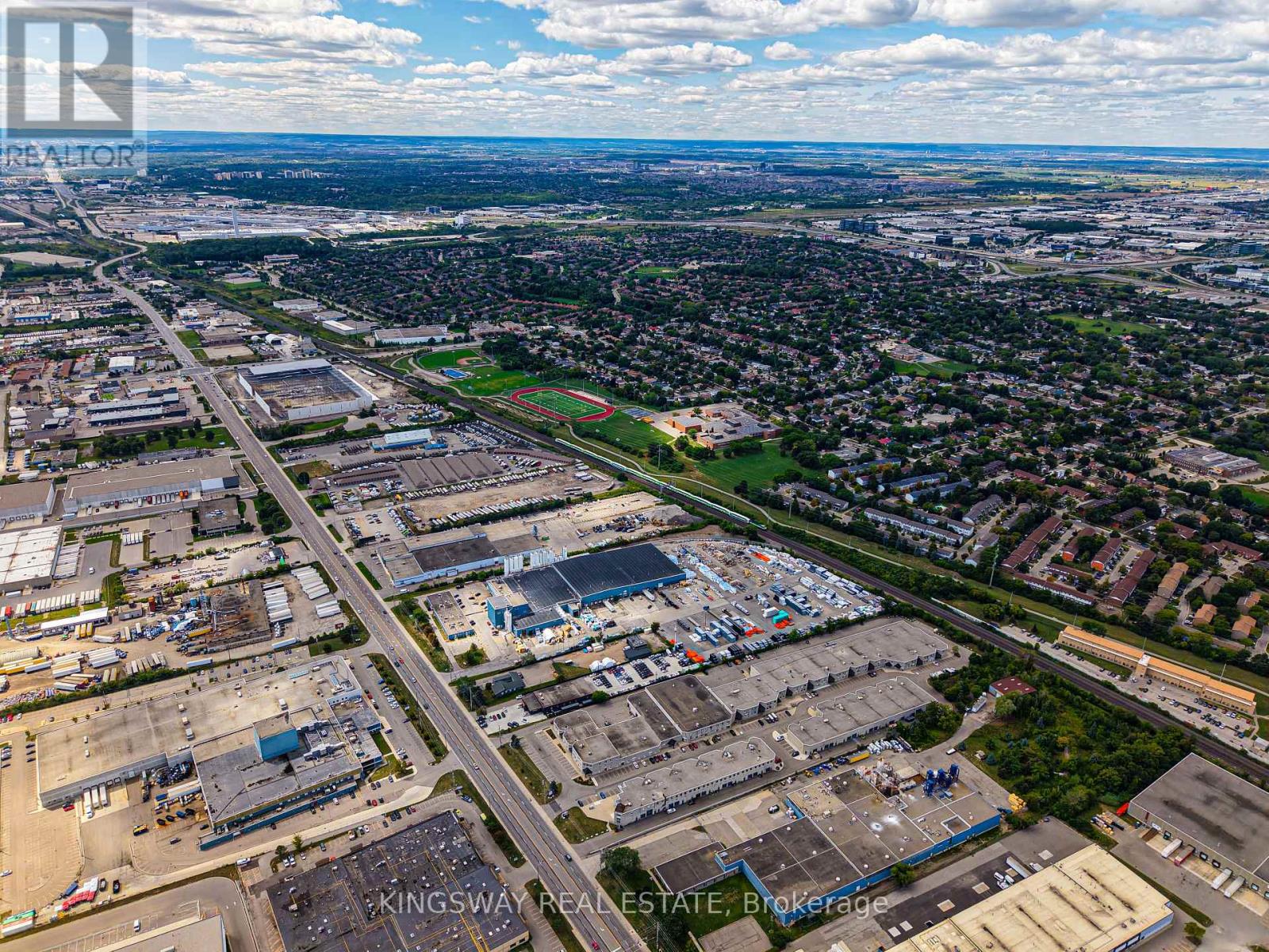Photo 23 of 3 2359 Royal Windsor Drive, Mississauga ON