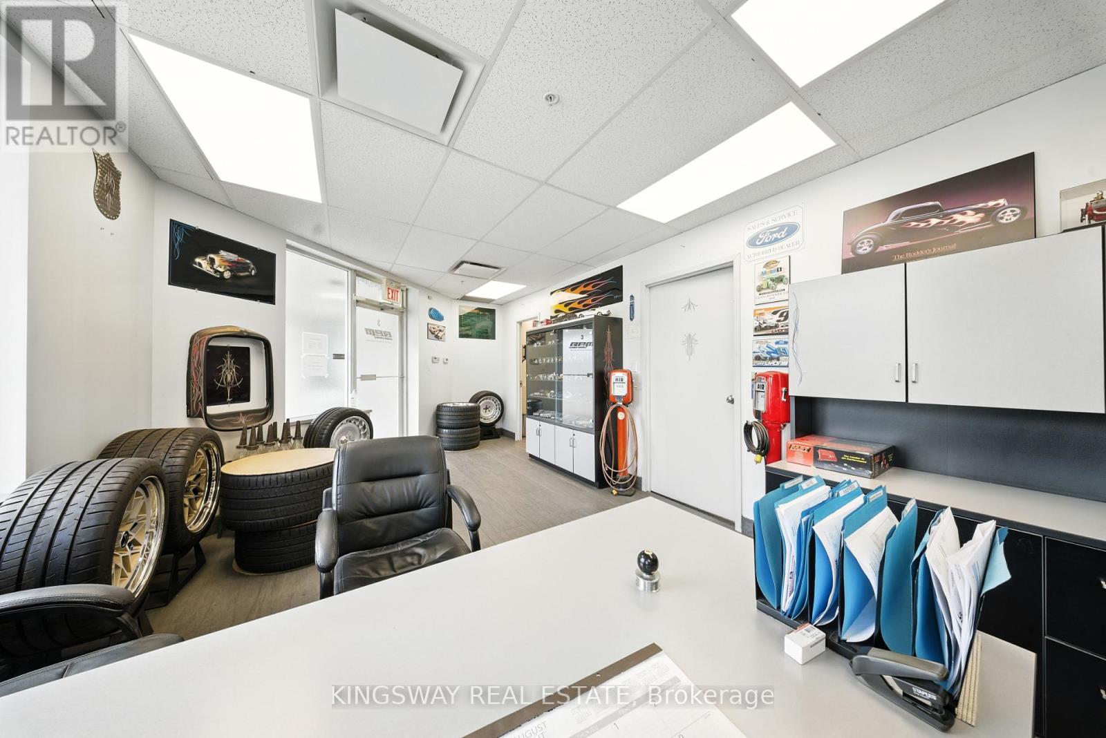 Photo 4 of 3 2359 Royal Windsor Drive, Mississauga ON