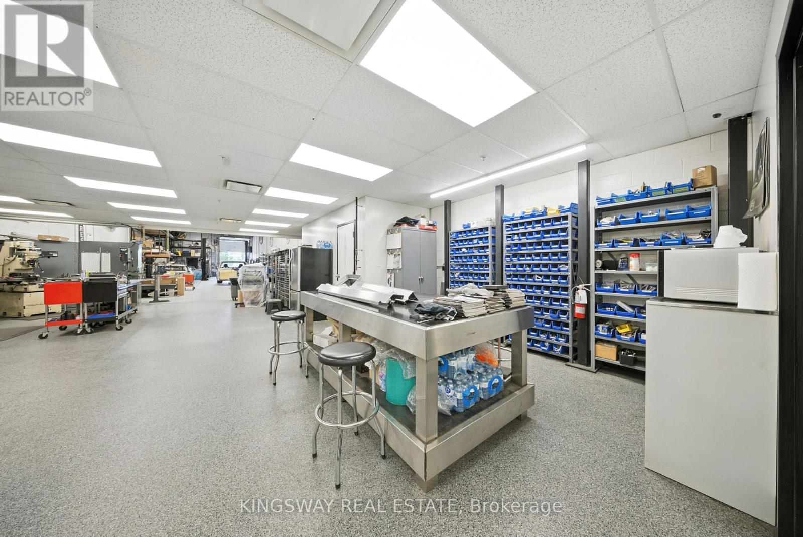 Photo 7 of 3 2359 Royal Windsor Drive, Mississauga ON