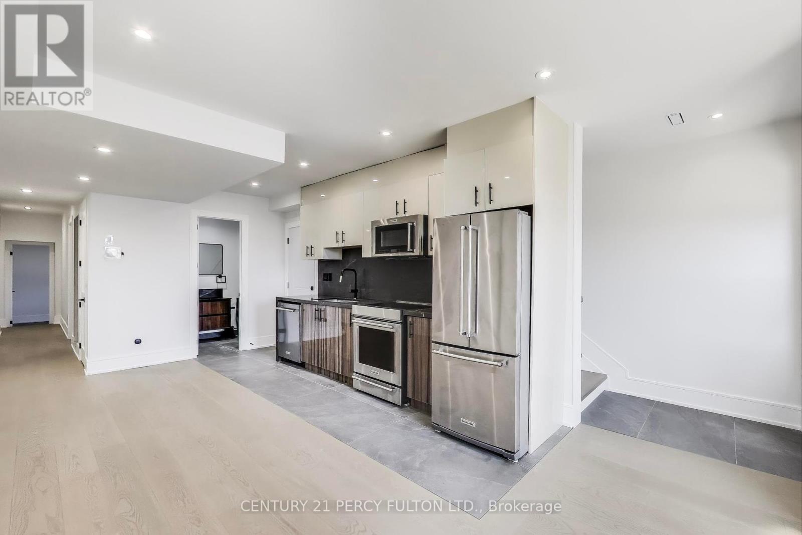 Photo 11 of Unit 1 18 Springhurst Avenue, Toronto ON