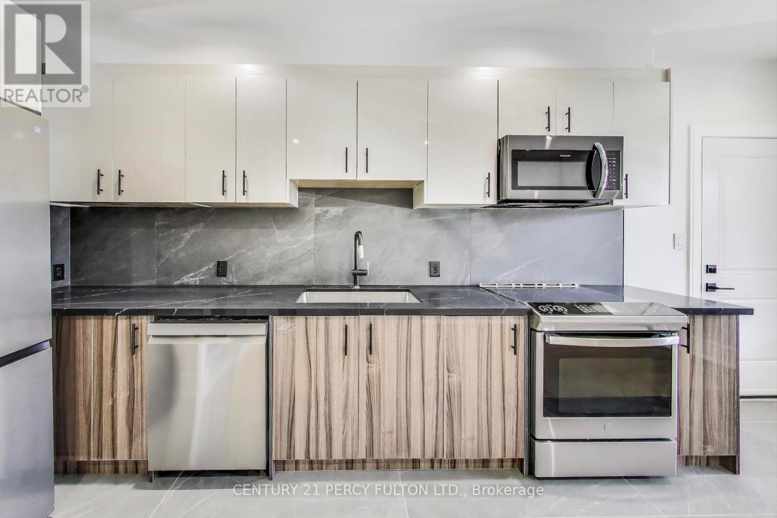 Photo 31 of Unit 1 18 Springhurst Avenue, Toronto ON