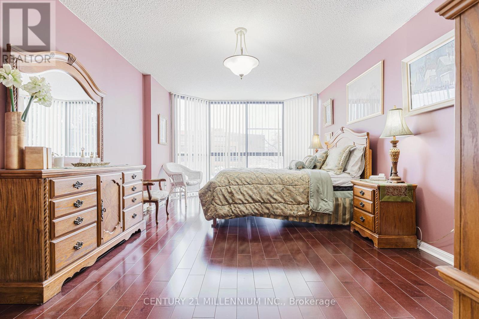 Photo 14 of 210 1230 Marlborough Court, Oakville ON