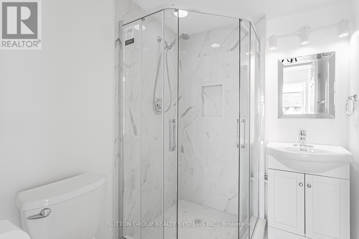 Photo 17 of 619 1001 Cedarglen Gate, Mississauga ON