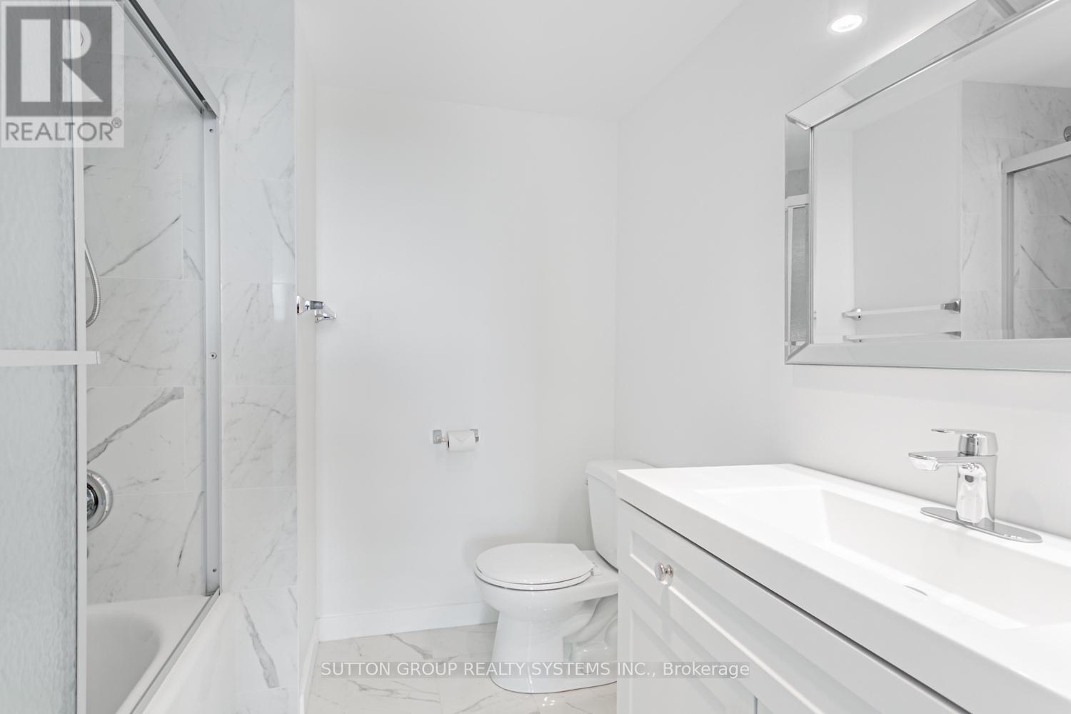 Photo 21 of 619 1001 Cedarglen Gate, Mississauga ON