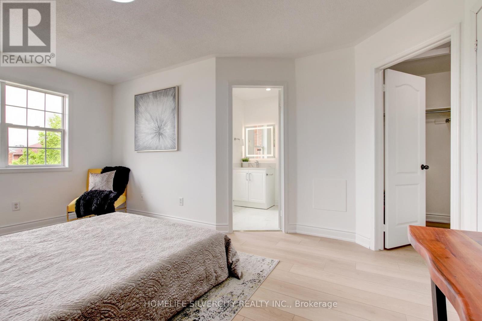 Photo 17 of 31 Garibaldi Drive, Brampton ON