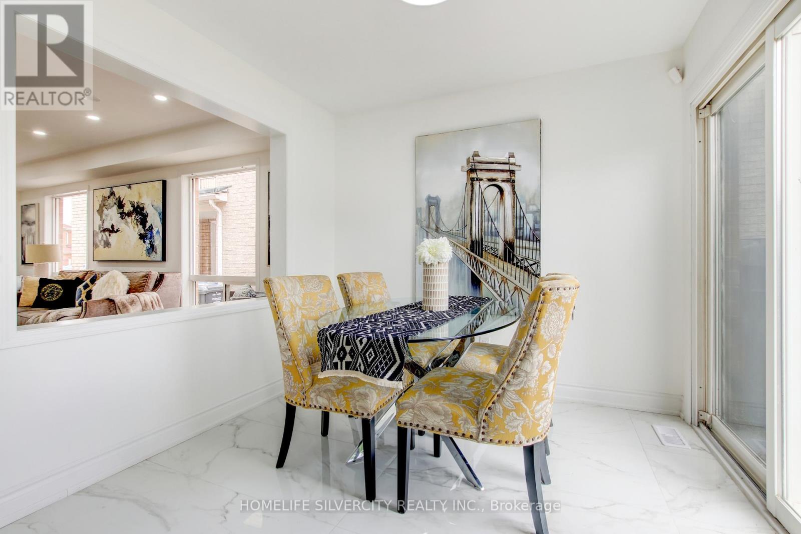 Photo 24 of 31 Garibaldi Drive, Brampton ON