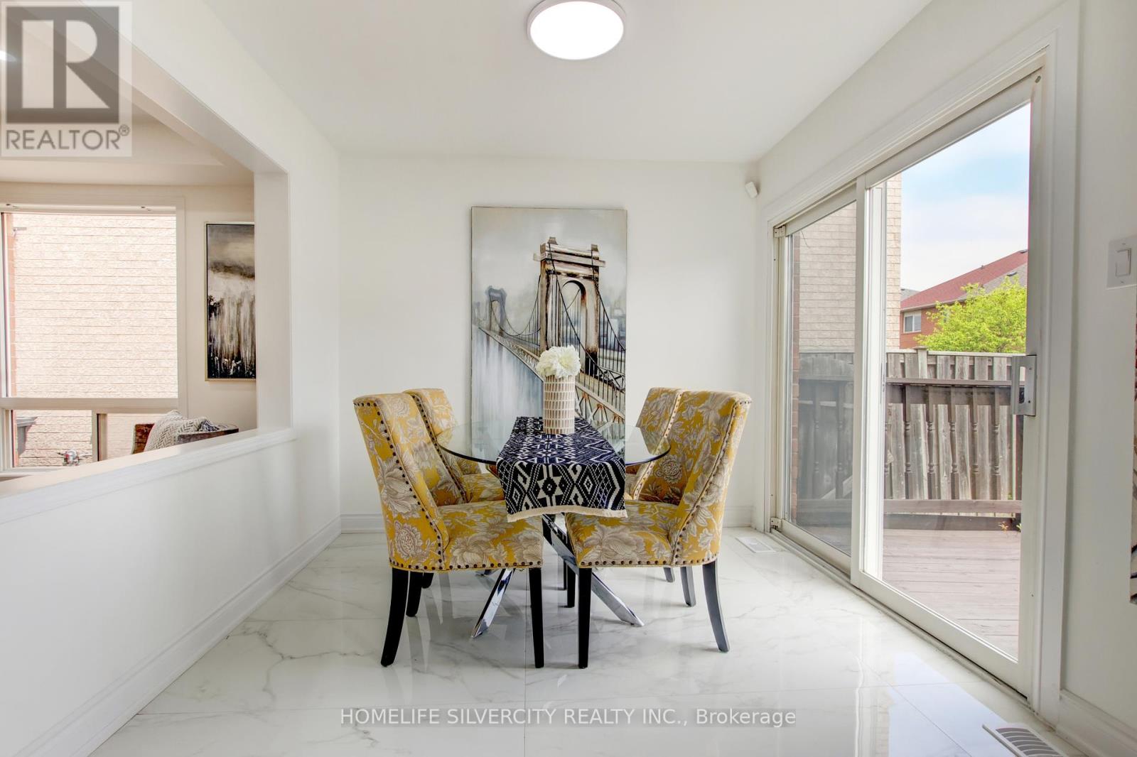 Photo 25 of 31 Garibaldi Drive, Brampton ON