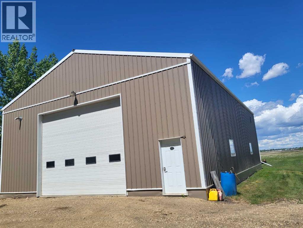 26518 Township Road 402, Rural Lacombe County