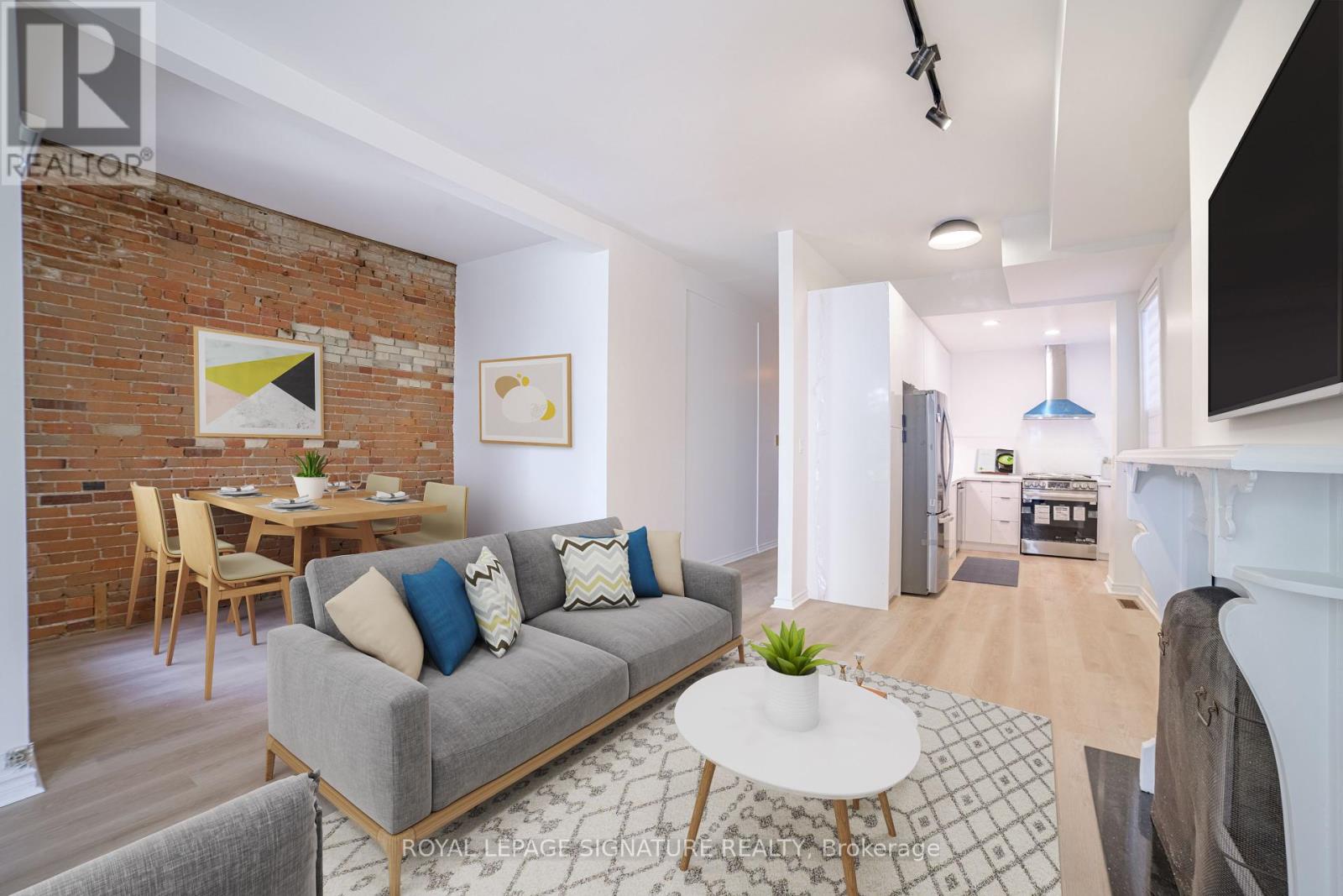 Photo 11 of 2nd 103 Gloucester Street, Toronto ON