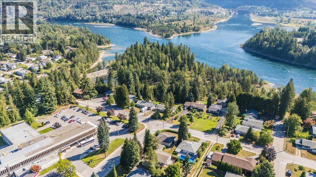 708 10TH Street, Castlegar