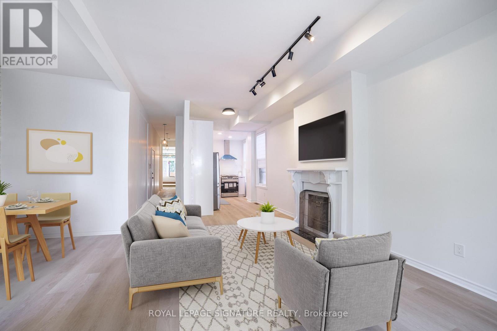 Photo 9 of 2nd 103 Gloucester Street, Toronto ON