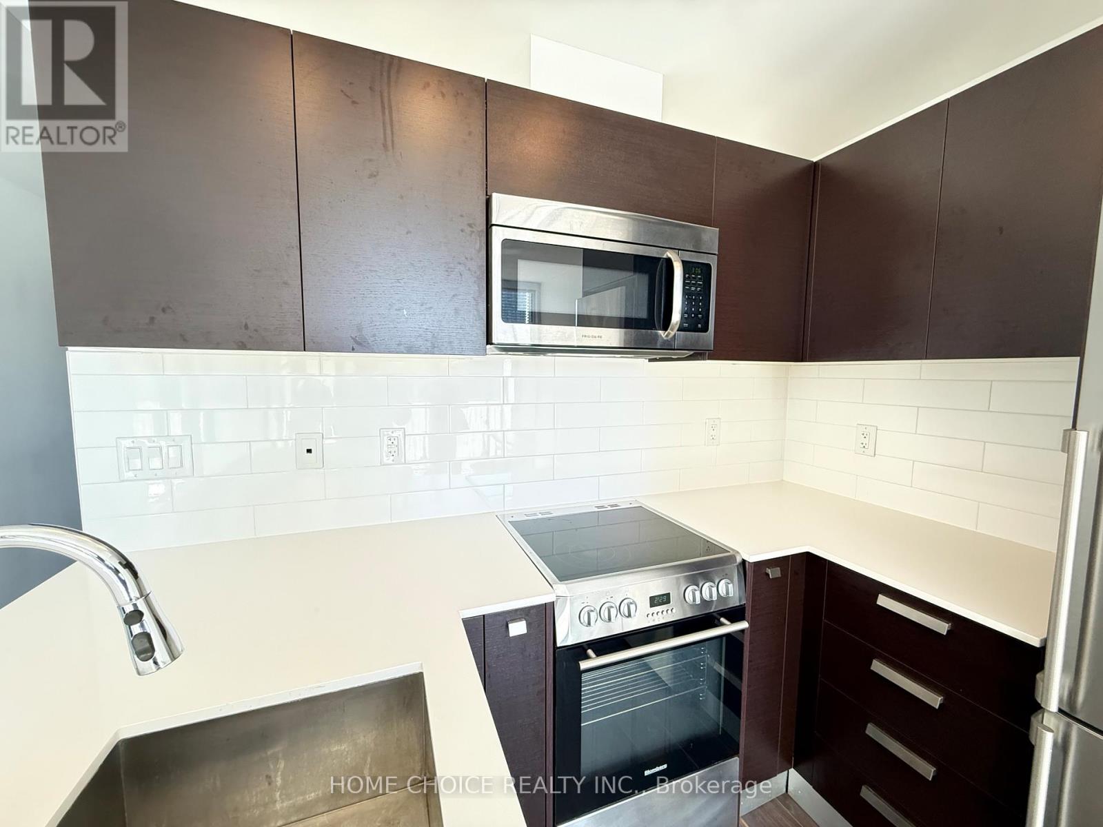 Photo 9 of 1405 42 Charles Street E, Toronto ON