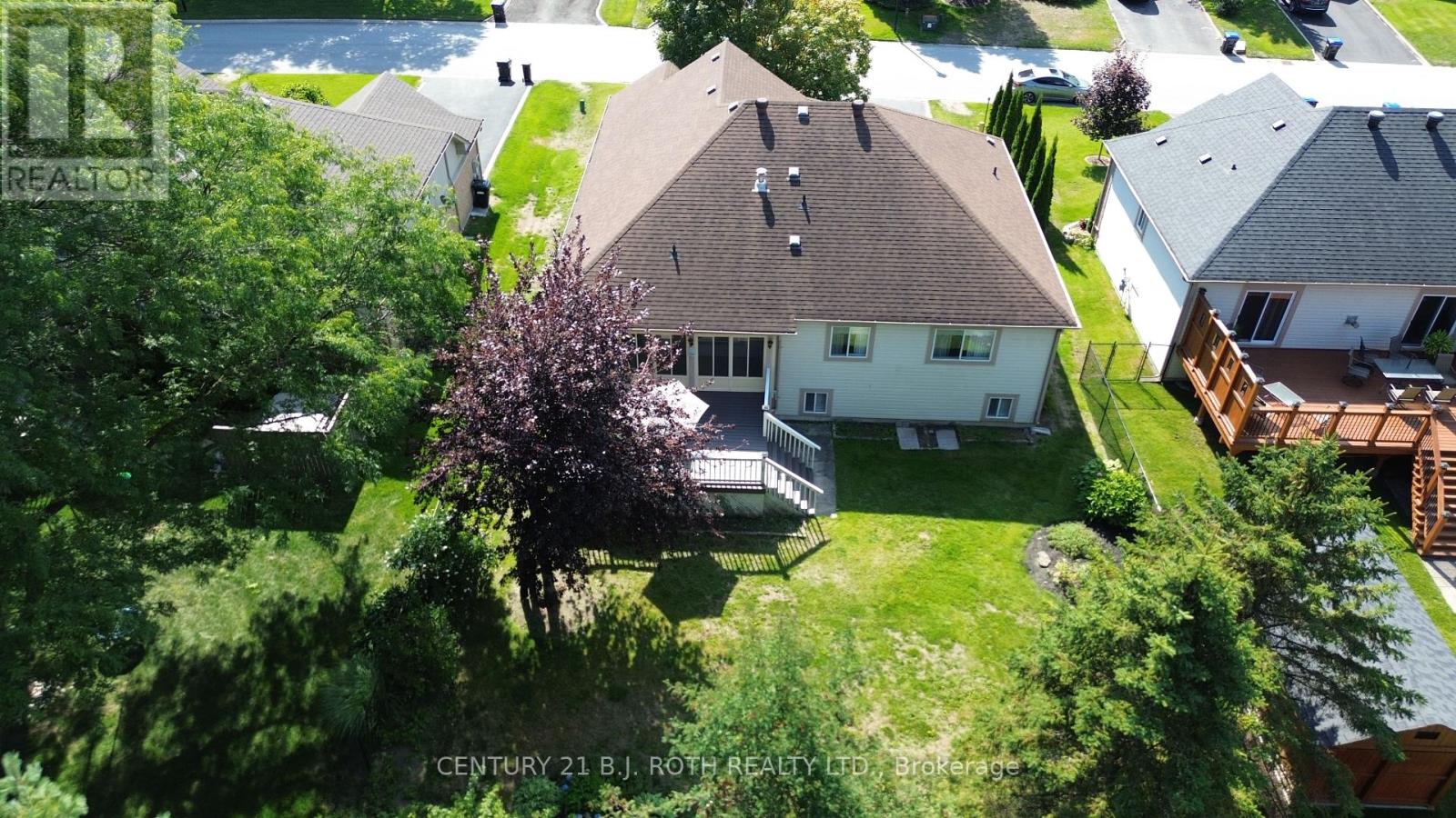 Photo 28 of 7 Trailwood Place, Wasaga Beach ON