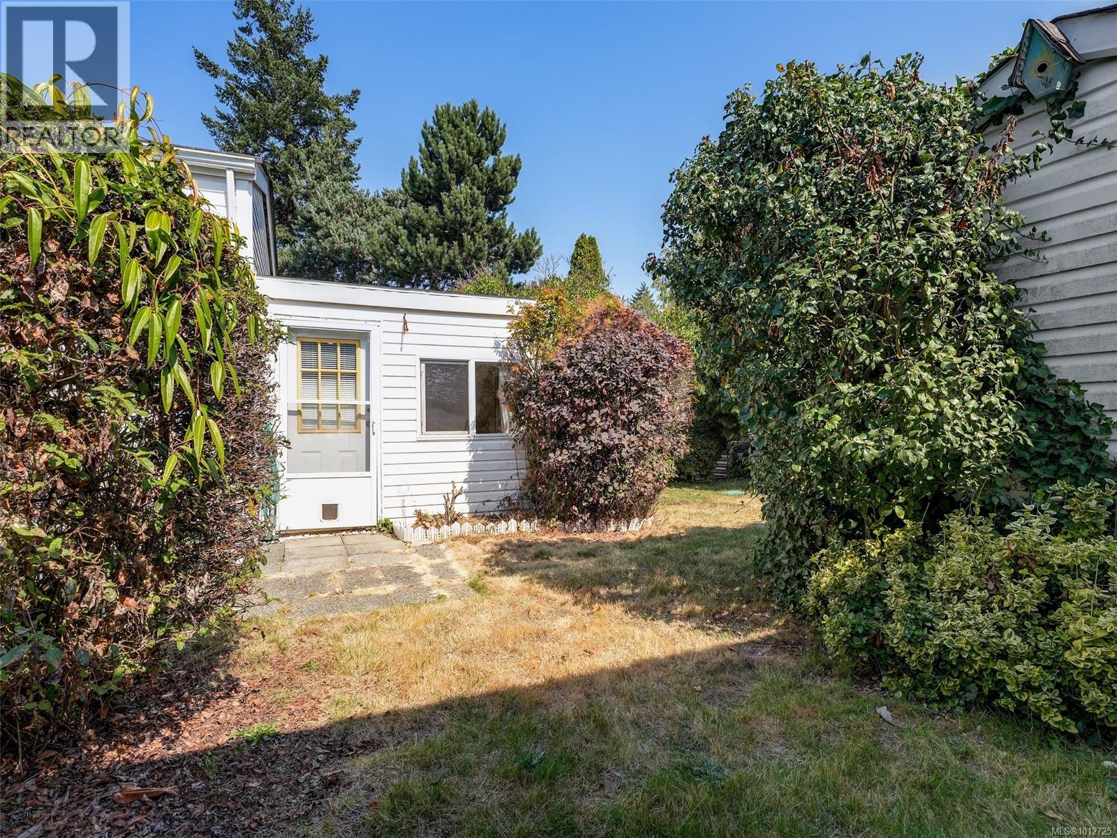 24 7401 Central Saanich Rd, Central Saanich