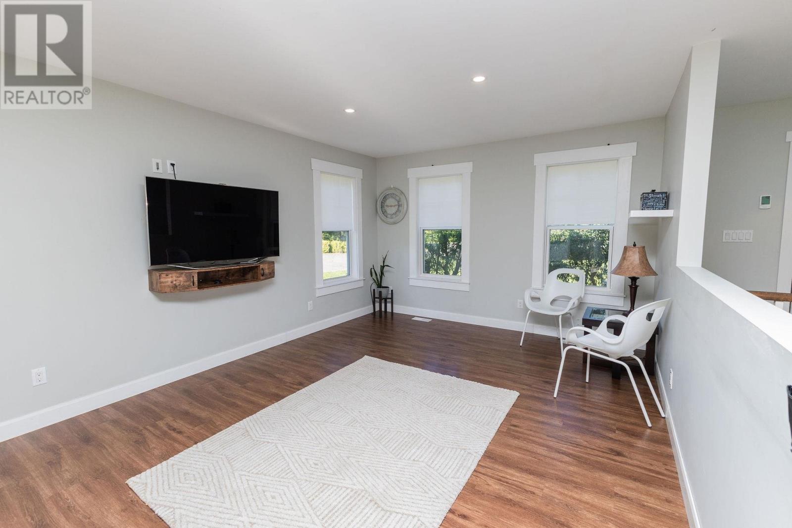 Photo 10 of 4105 Queen St E, Sault Ste Marie ON