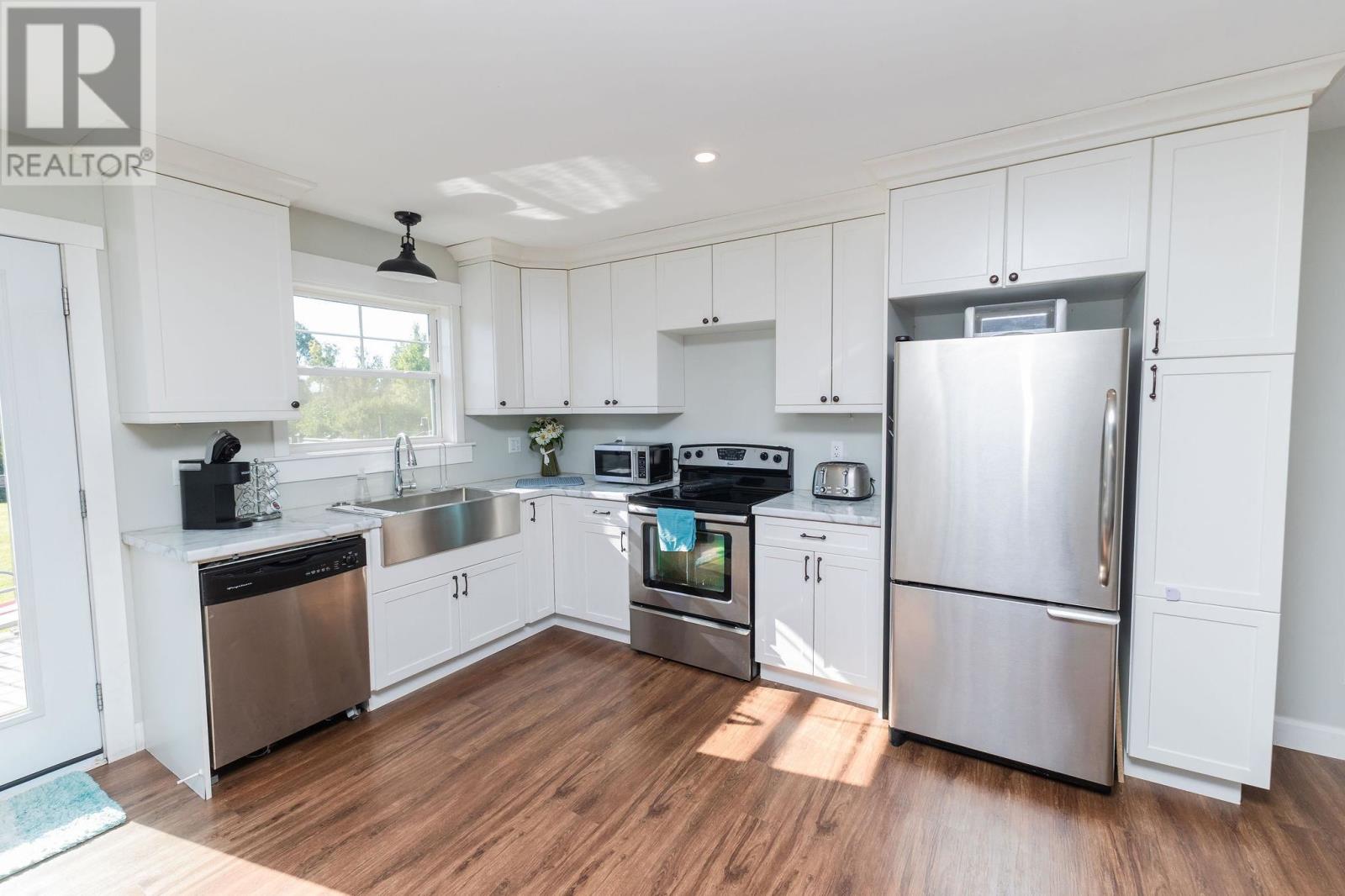 Photo 12 of 4105 Queen St E, Sault Ste Marie ON