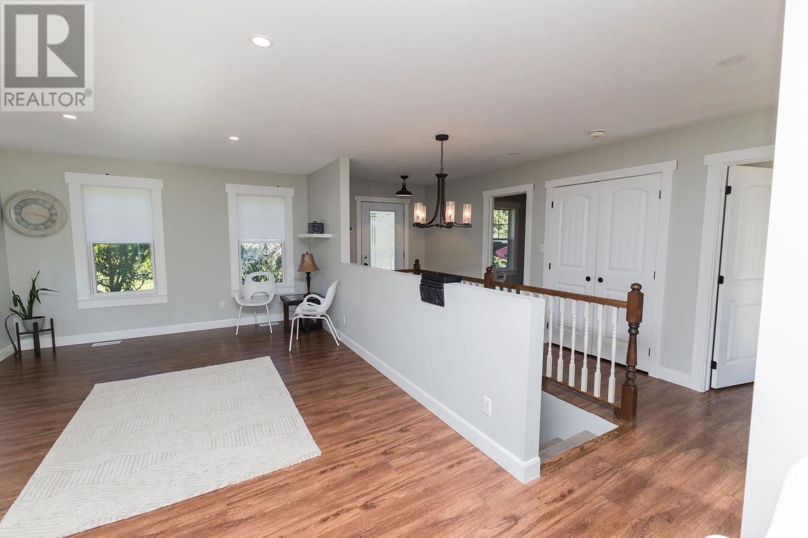 Photo 8 of 4105 Queen St E, Sault Ste Marie ON