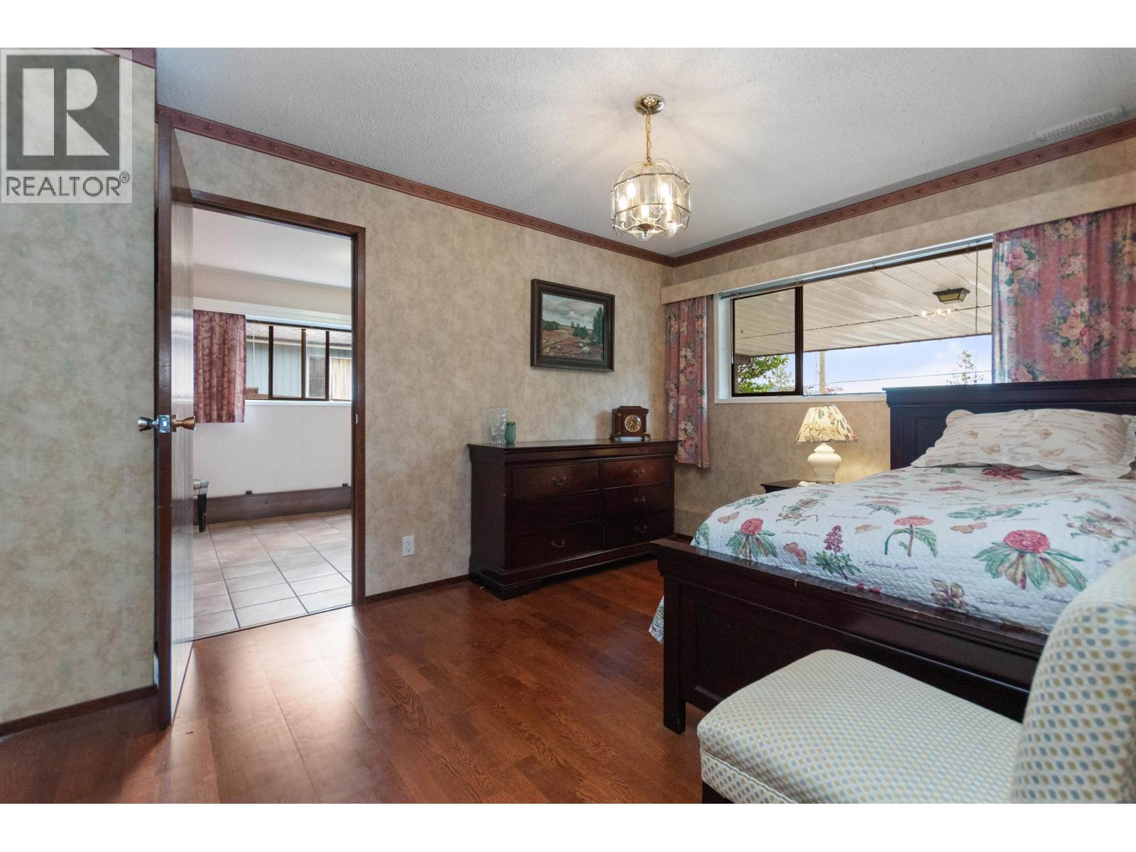 Photo 33 of 3772 Dollarton Highway, North Vancouver BC