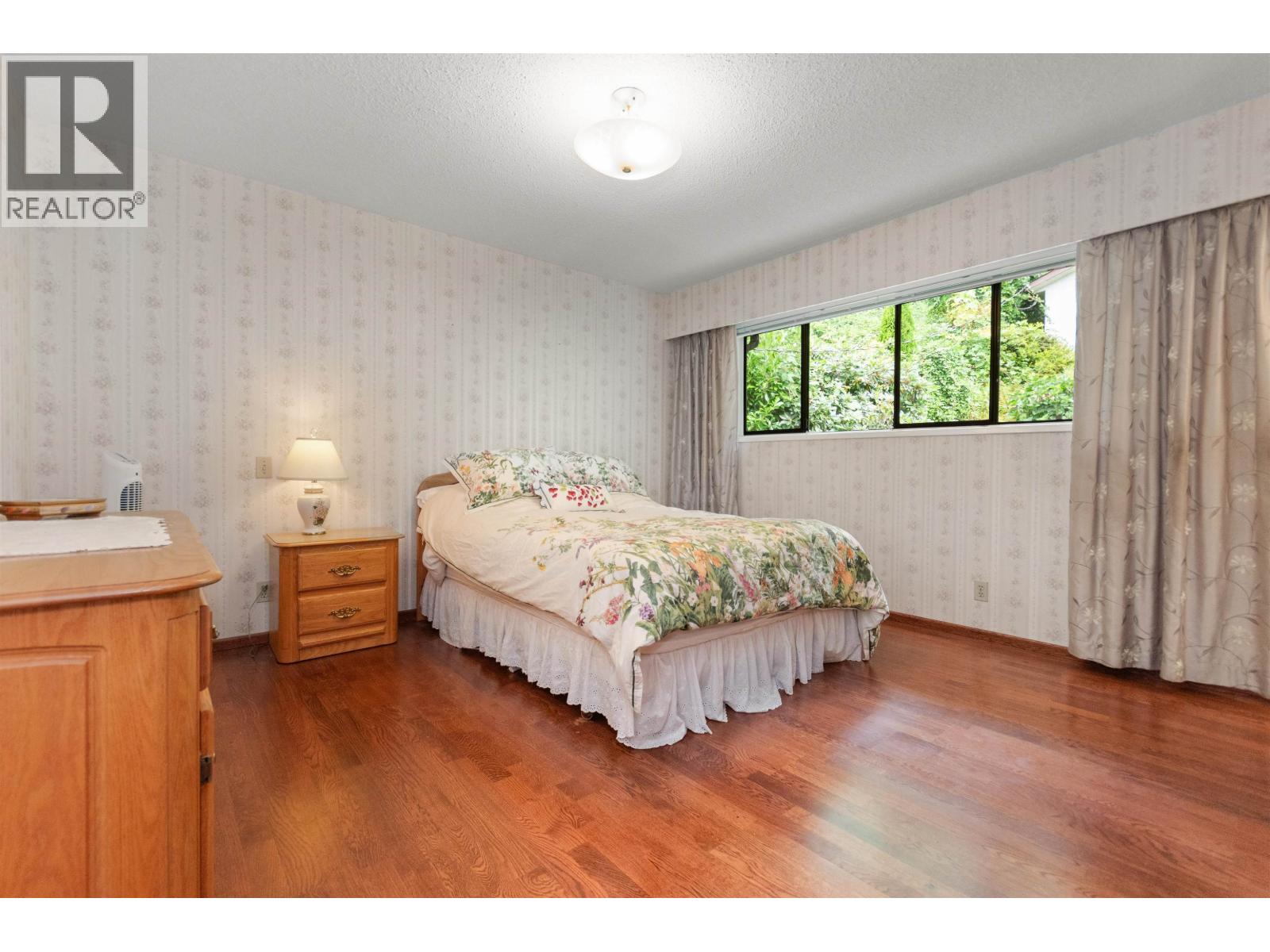 Photo 18 of 3772 Dollarton Highway, North Vancouver BC
