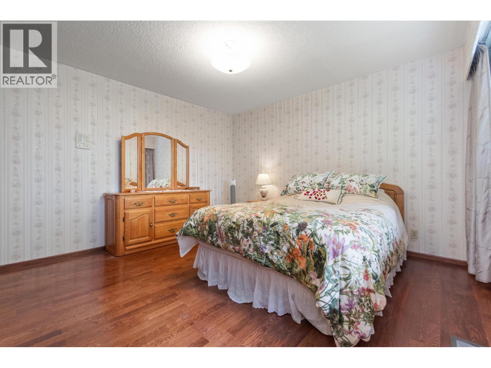 Photo 17 of 3772 Dollarton Highway, North Vancouver BC