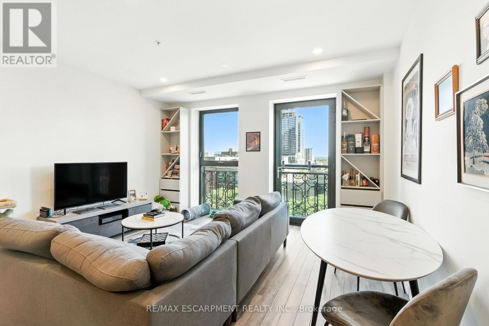 Photo 12 of 523 118 King Street E, Hamilton ON