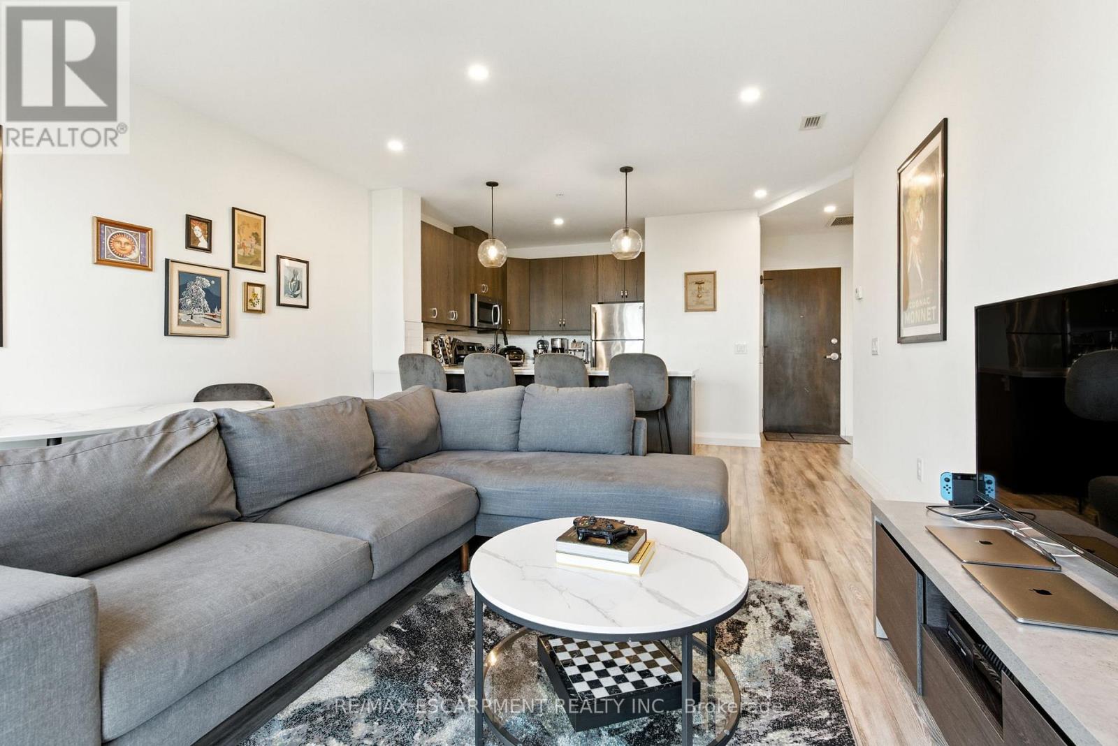Photo 13 of 523 118 King Street E, Hamilton ON