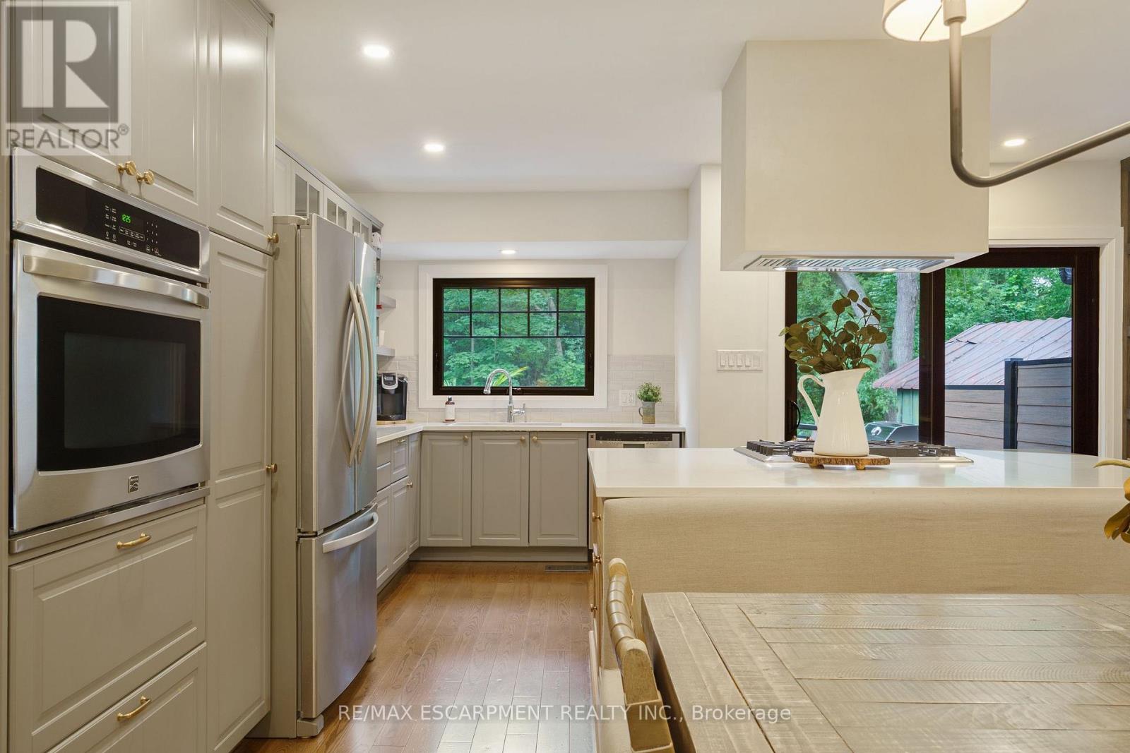 Photo 10 of 49 Ann Street, Hamilton ON