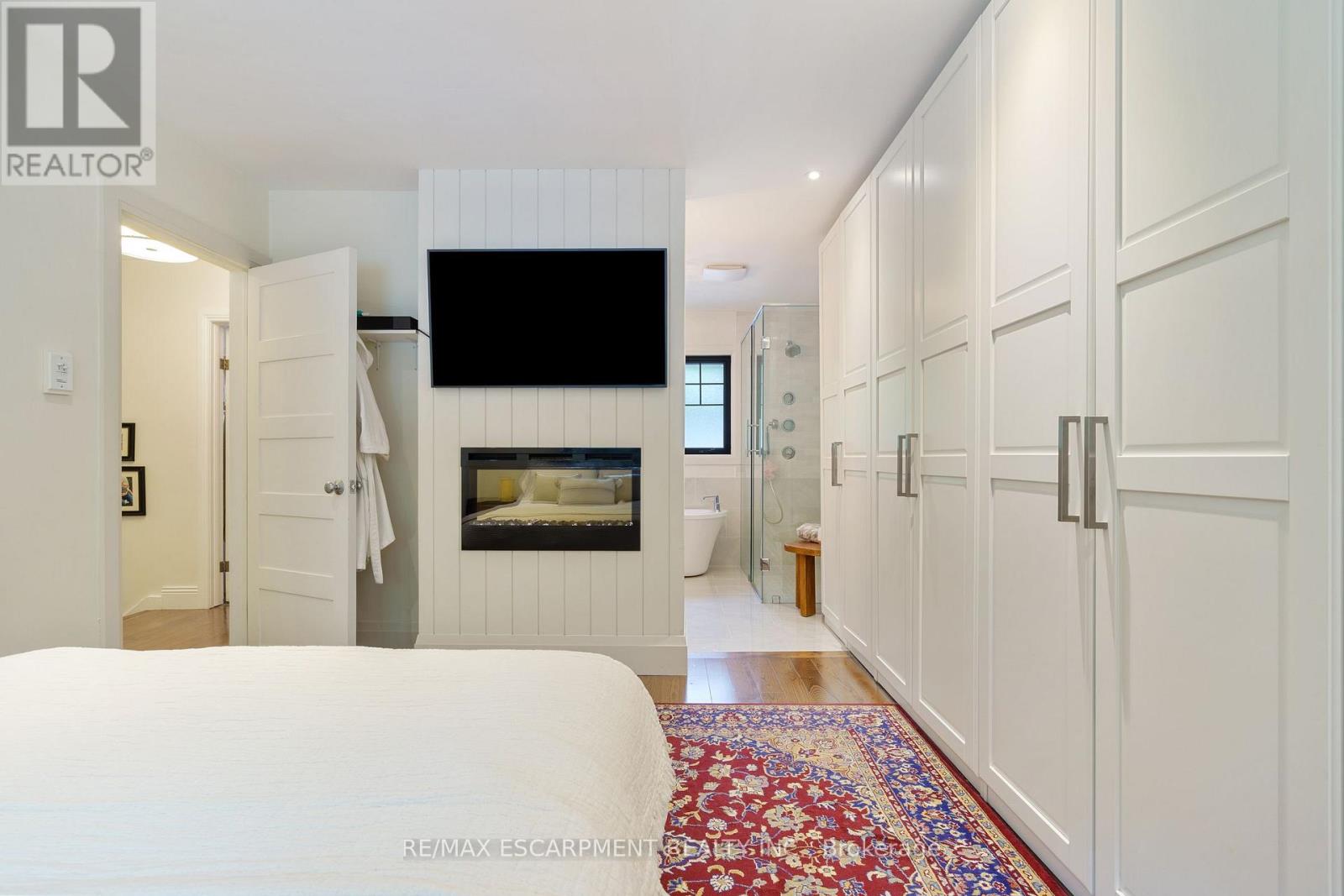 Photo 23 of 49 Ann Street, Hamilton ON