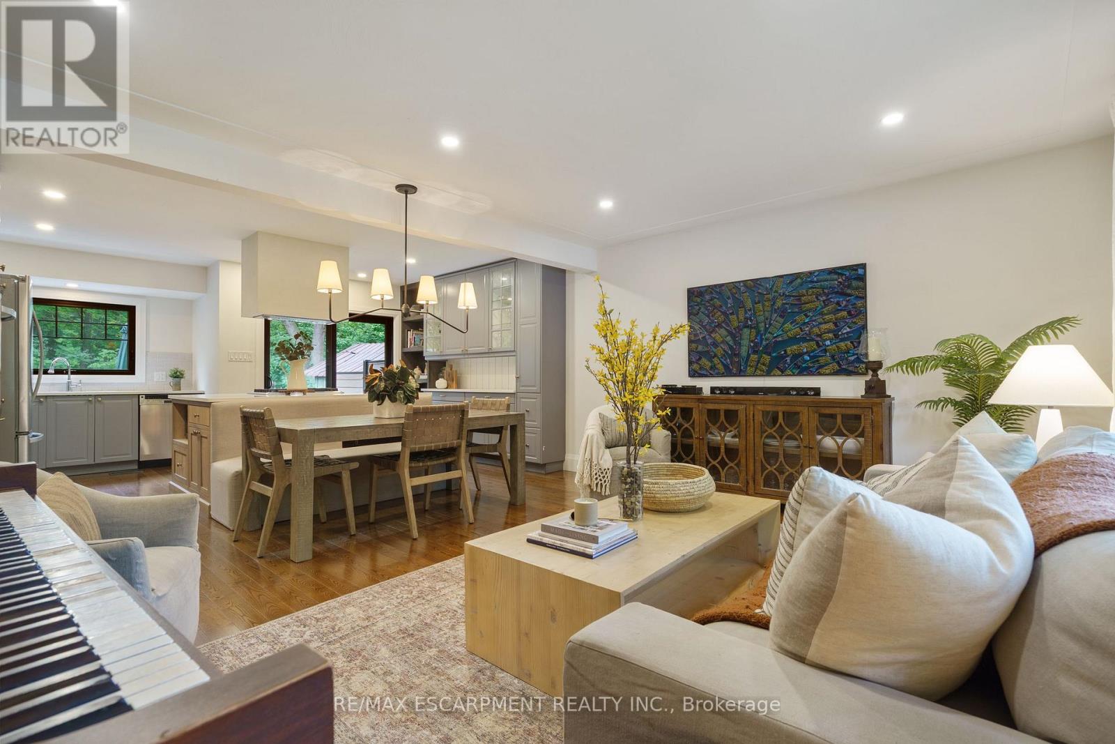 Photo 7 of 49 Ann Street, Hamilton ON