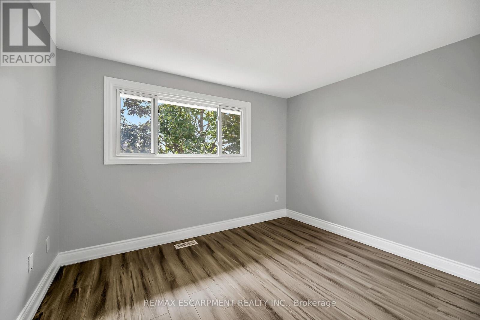 Photo 22 of 8 125 Limeridge Road W, Hamilton ON